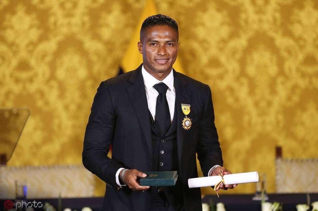 转折点！瓦伦西亚复出首秀，社区盾赛后攻防权衡，底气十足，资深球员宣示担当的简单介绍