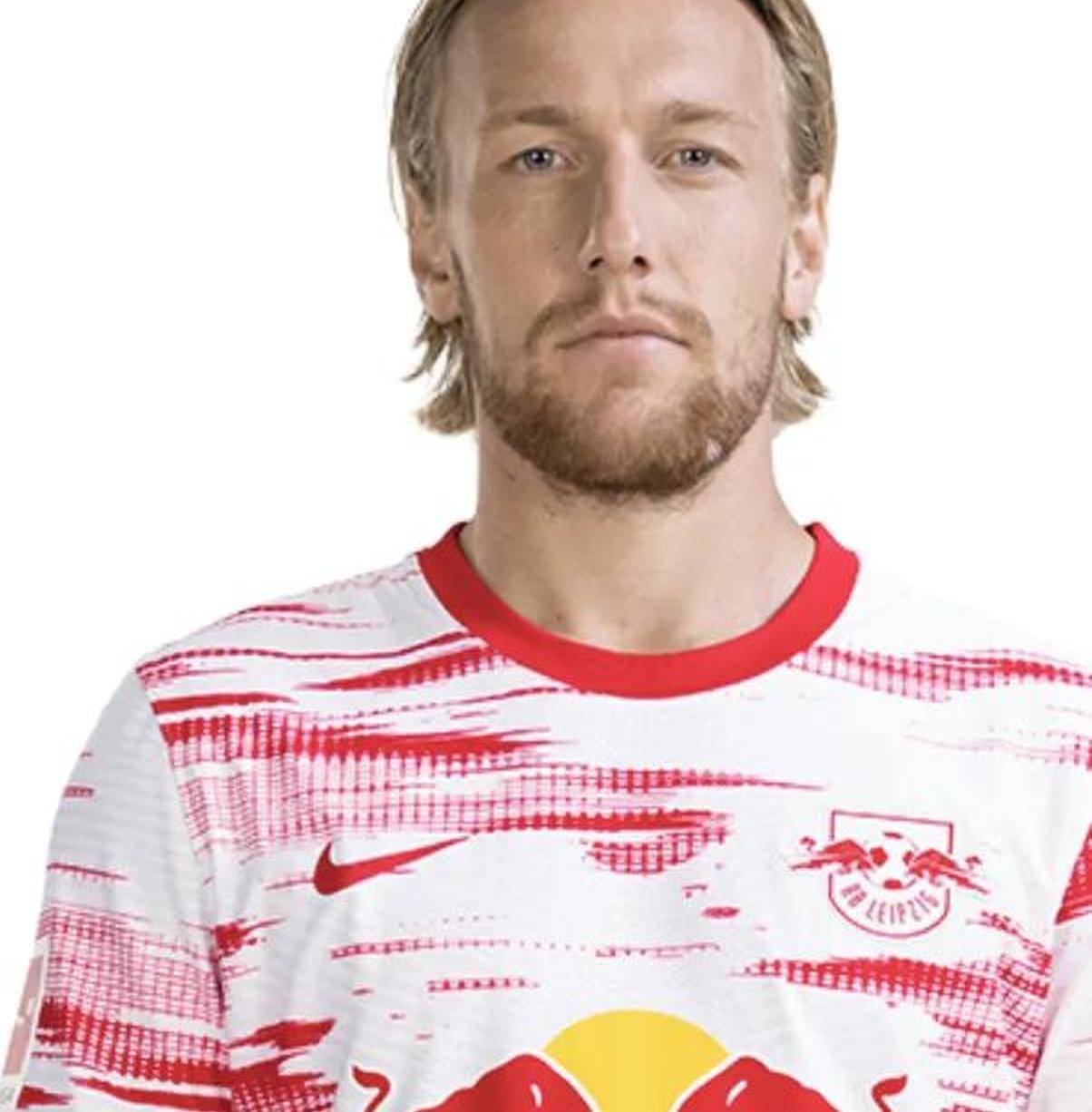 关于莱比锡迎德甲关键赛，赛前防线松动，球迷炸锅，赛程密集仍需轮换的信息