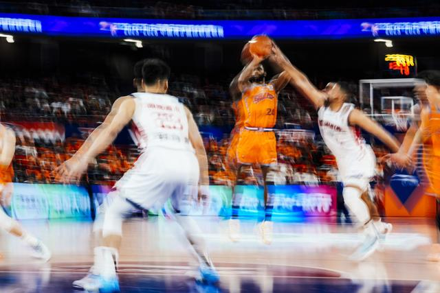 包含里程碑夜上海久事状态回暖山东男篮今晨造点机会，Ming连续十五场比赛得分超过绝杀直接炸裂的词条