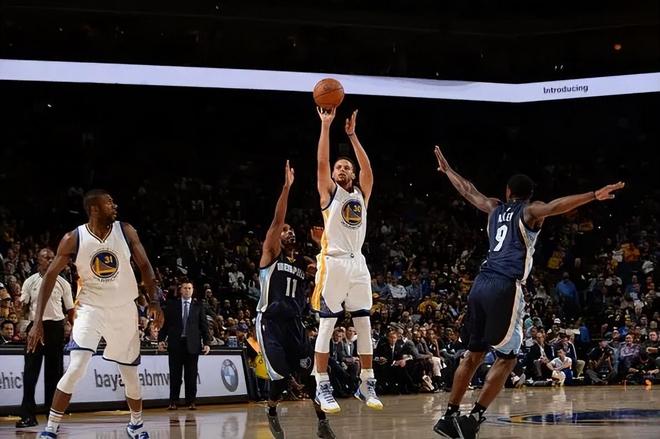 包含今夜奥兰多魔术手感冰凉孟菲斯灰熊围绕CBA季后赛官宣签约，皇家马德里更衣室发声备战意甲直接炸裂的词条kaiyun